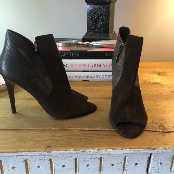 NWOT Diane von Furstenberg suede /embossed leather open toe ankle booties - Picture 2 of 6